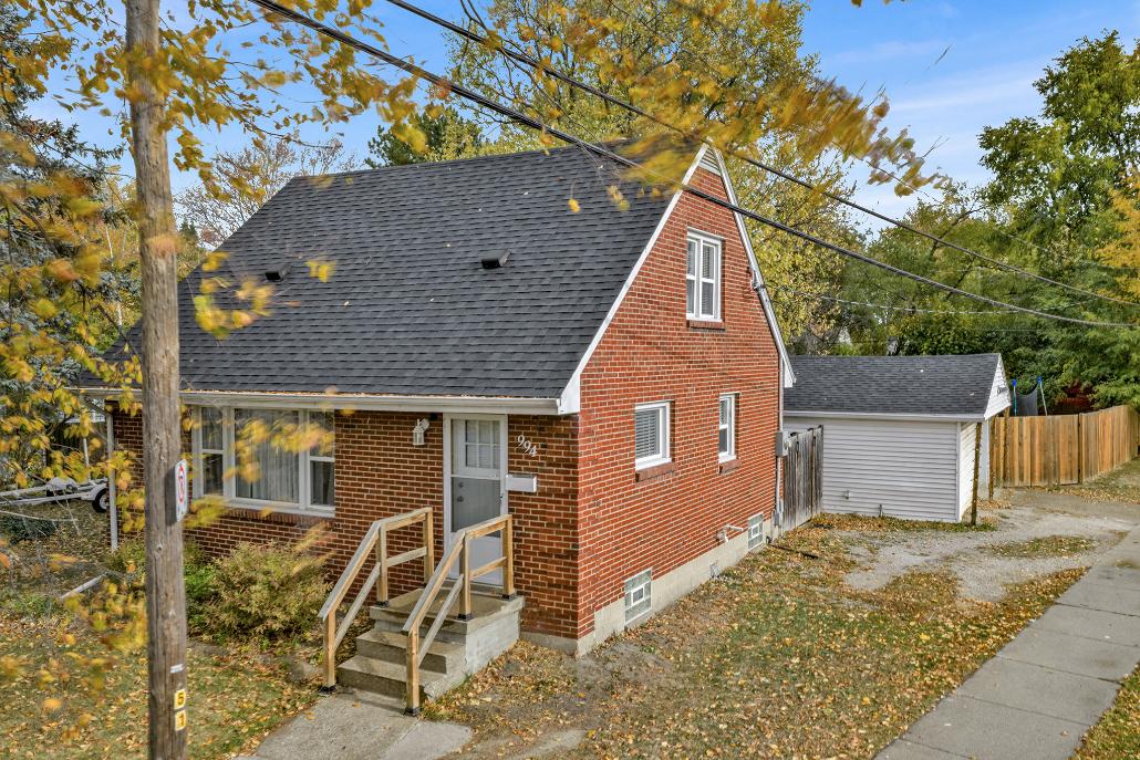 For sale - 994 Homedale, Windsor